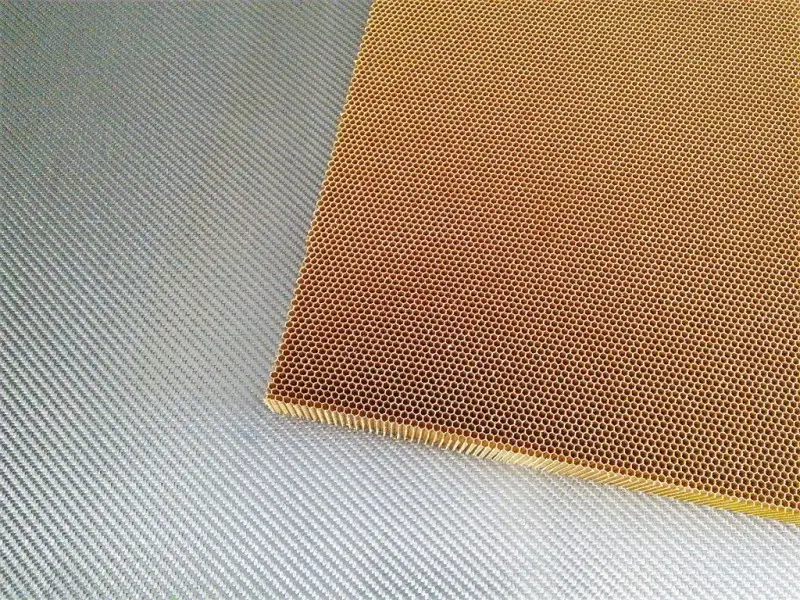 1._nomex_25mm-800×600-1.webp Nomex/aramid honeycomb 48 kg / 25 mm