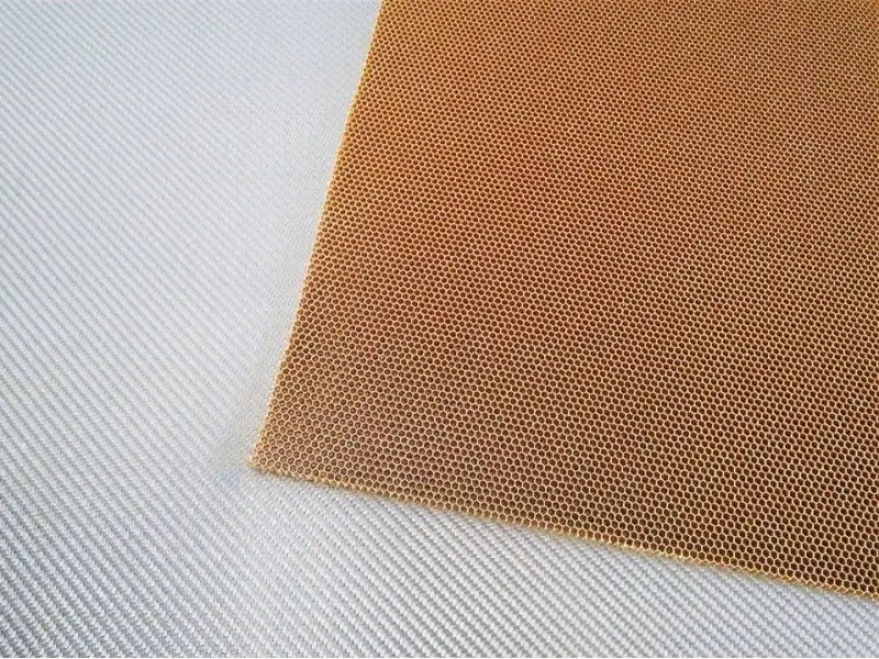 aramid-nomex-honeycomb_6-mm-800x600w.webp Nomex/aramid honeycomb 48 kg / 6 mm