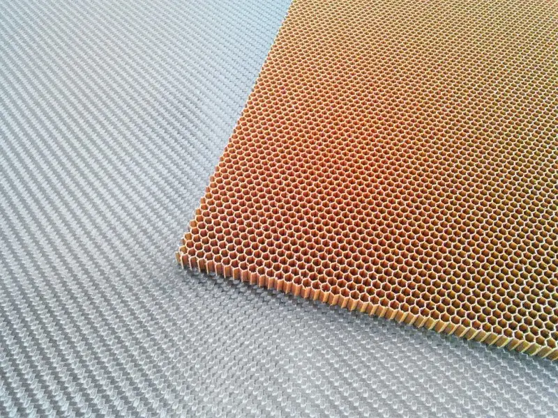 nomex-aramid-honeycomb-5-mm-800x600-1.webp Nomex/aramid honeycomb 48 kg / 7 mm
