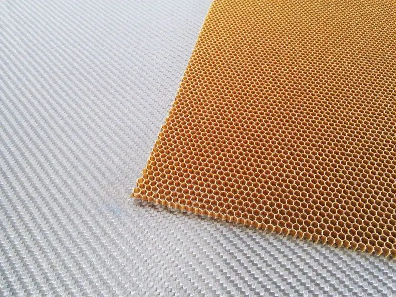 nomex_aramid_honeycomb_4mm-800x600-1.webp Nomex/aramid honeycomb 48 kg / 4 mm