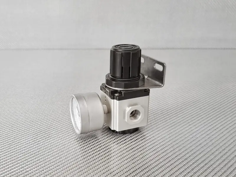 vacuum-regulator_vr20-800x600-1.webp Vacuum regulator VR20